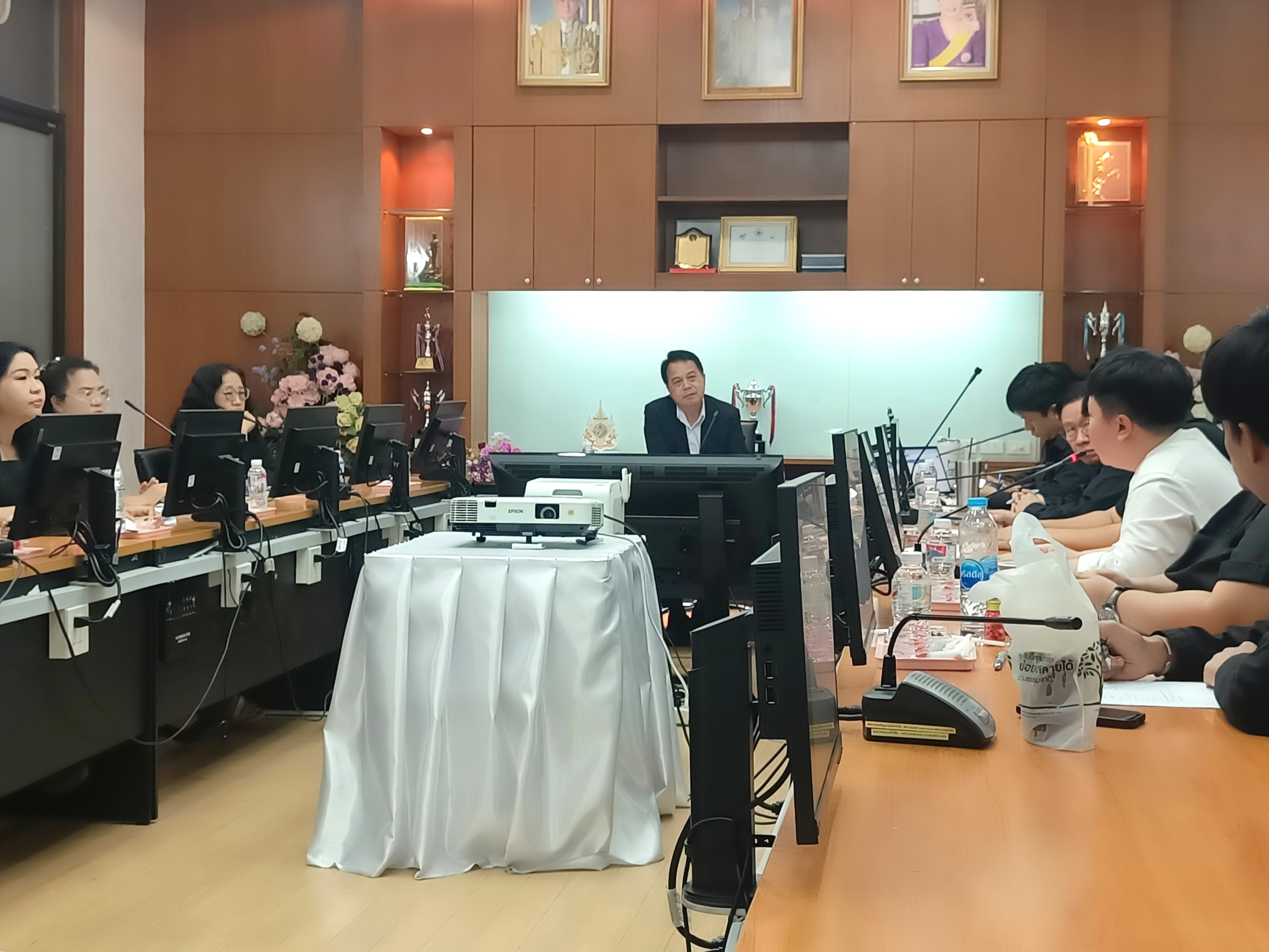 title -  ประชุมย่อยคณะทำงานฝ่ายติดตามประเมินผลการจัดงาน คณะทำงานที่ 7 การจัดงานวันคล้ายวันสถาปนาสำนักงานการปฏิรูปที่ดินเพื่อเกษตรกรรม (ส.ป.ก.) ครบรอบ 51 ปี พร้อมประชุมผ่านสื่ออิเล็กทรอนิกส์ (ผ่านระบบออนไลน์ Zoom Meeting)